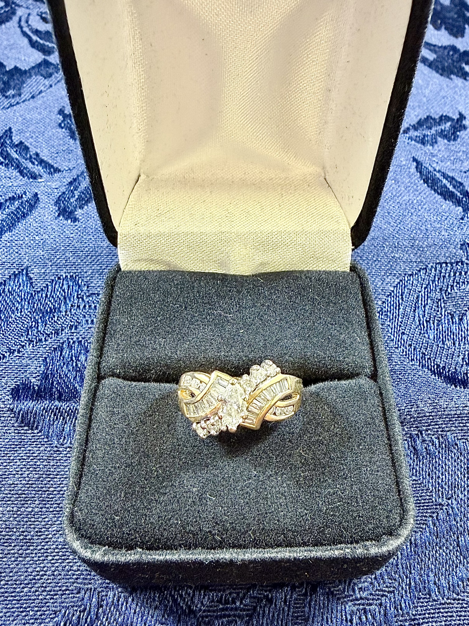 14K with Clear Stones · Lot 1428