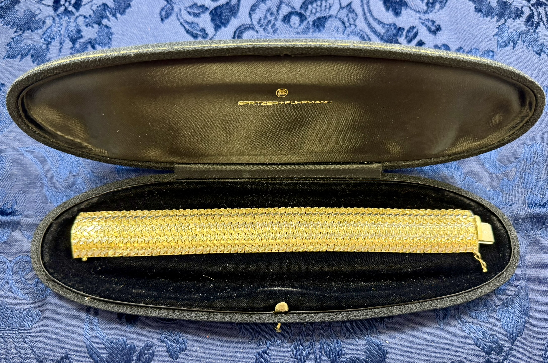 18K · Lot 773